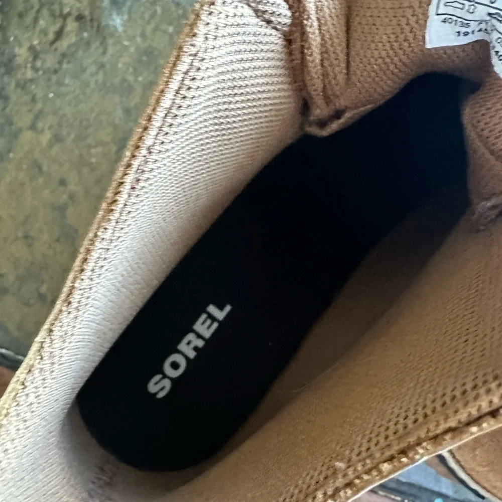 Sorel Out N About boot, size 4, tan like new - Picture 6 of 8